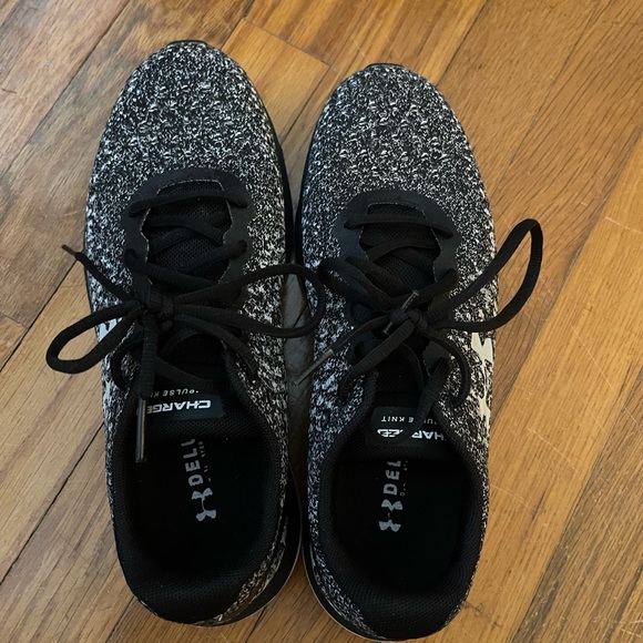 Men’s UA Shoes - Picture 4 of 5